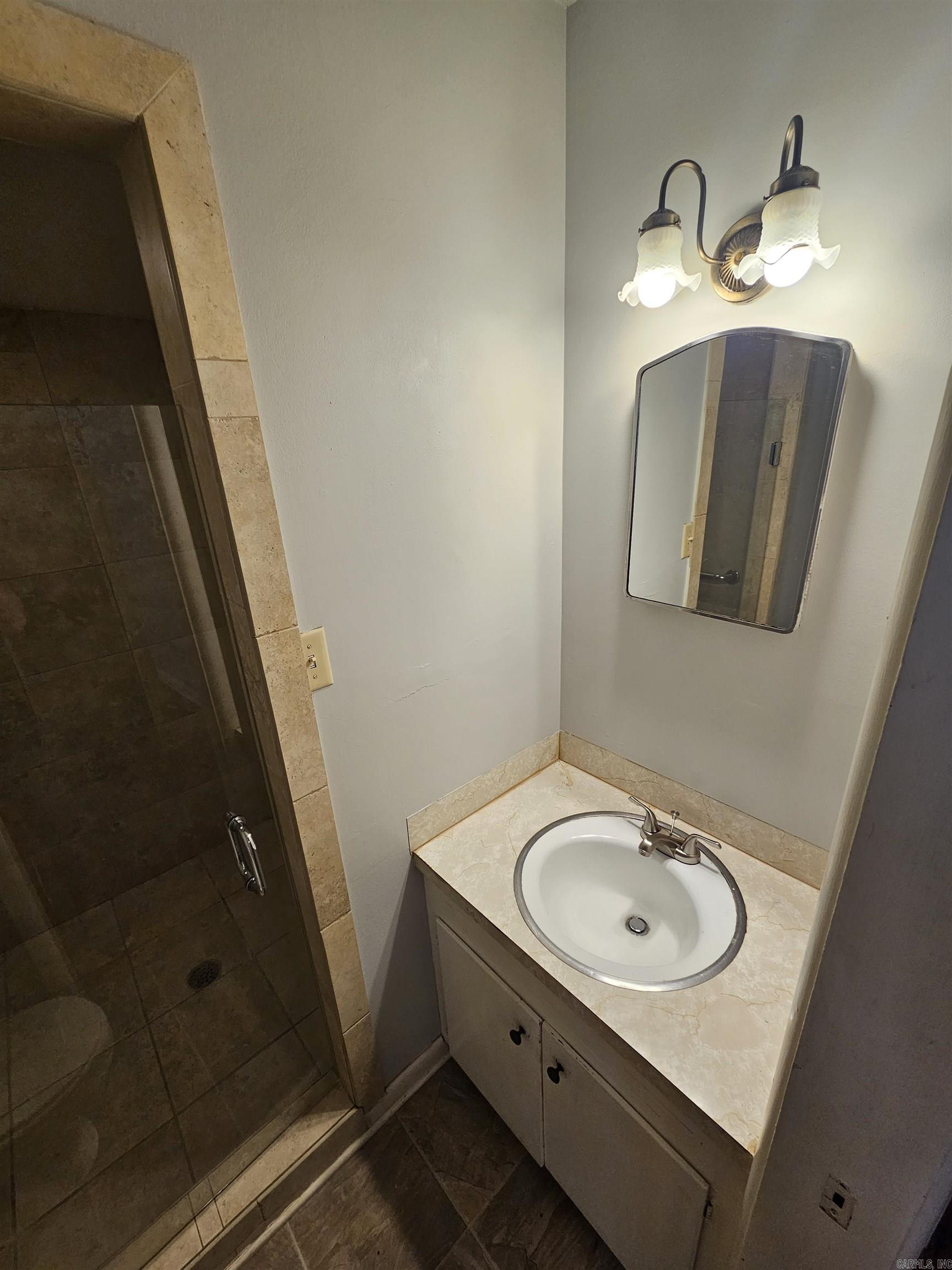 Ellis Acres - Residential Lease