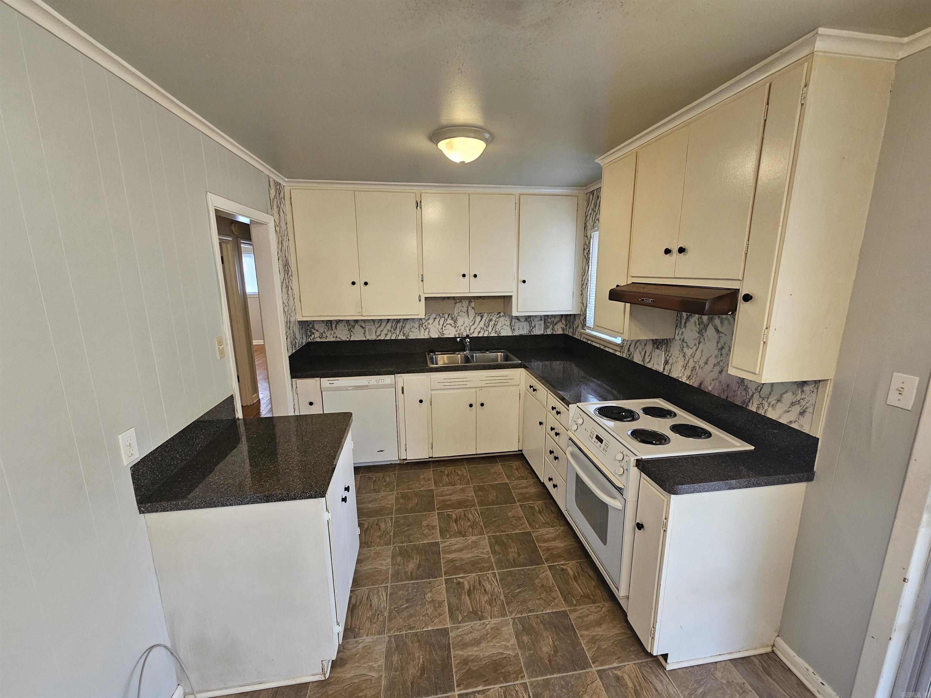 Ellis Acres - Residential Lease