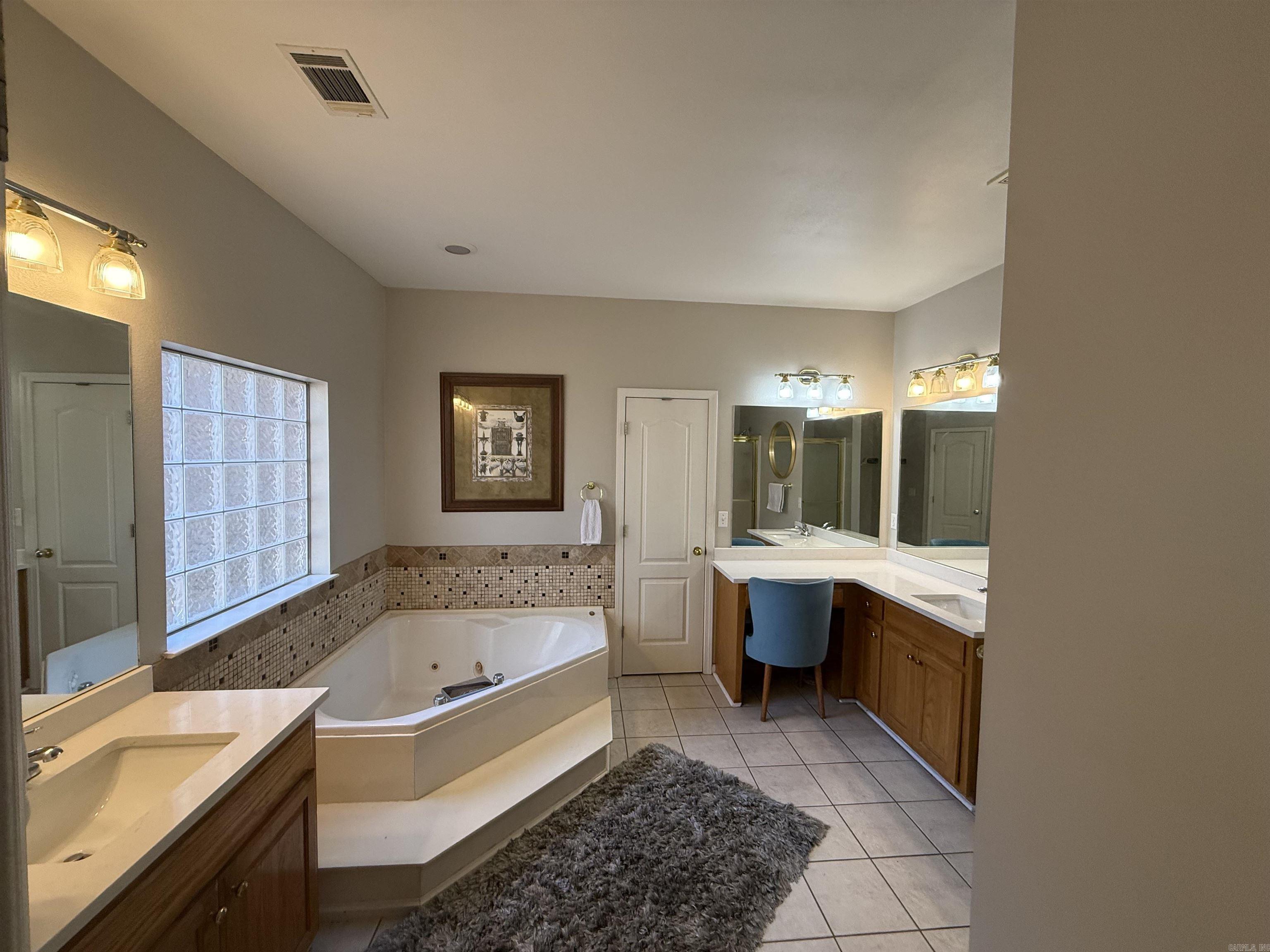 LEXINGTON PARK - Residential