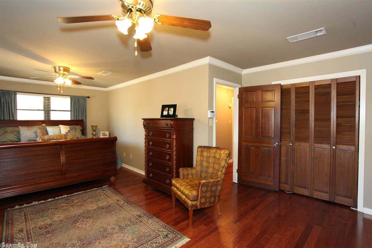 FOXWOOD J - Residential