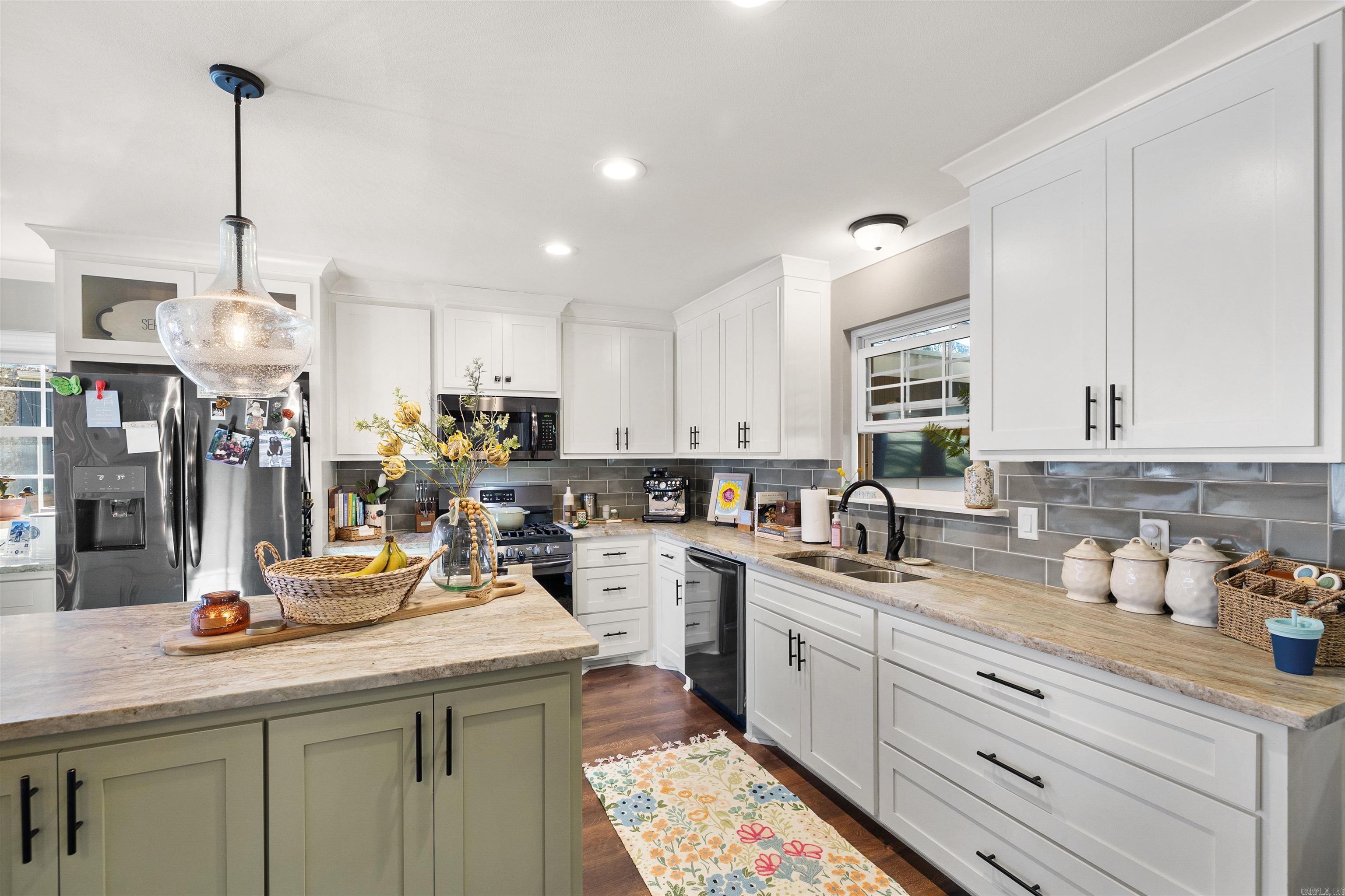 COLONY WEST - Residential