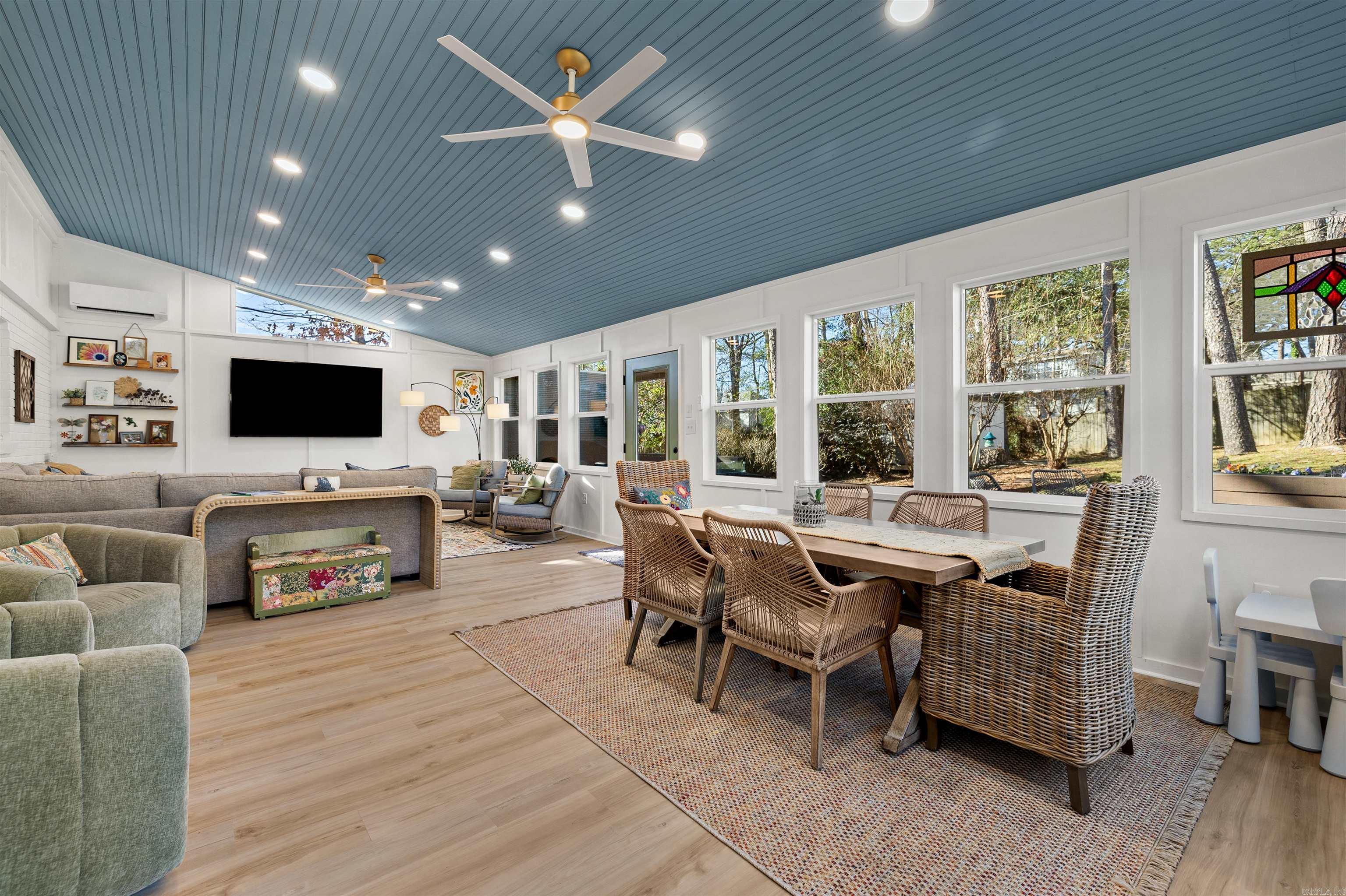 COLONY WEST - Residential