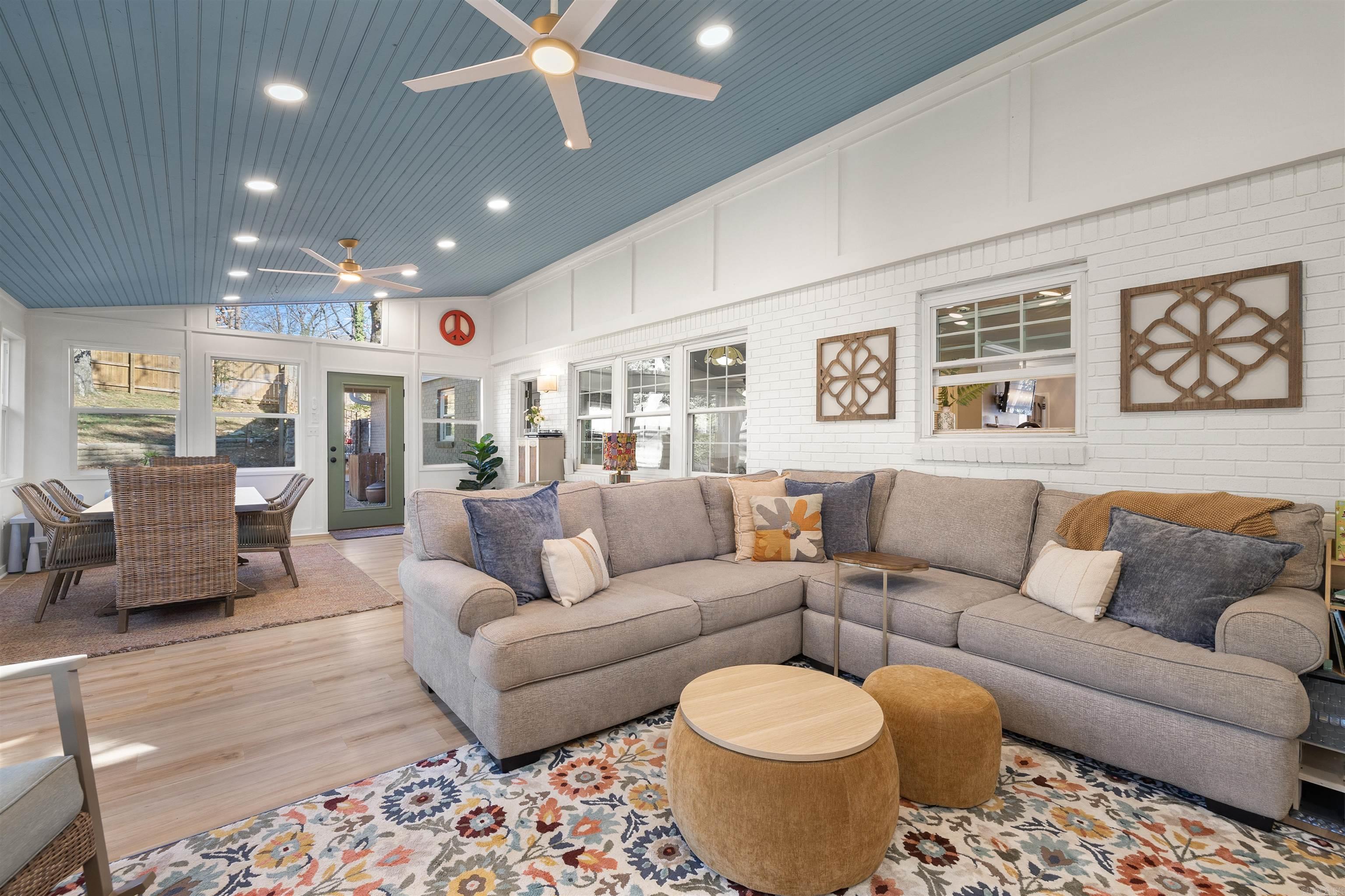 COLONY WEST - Residential