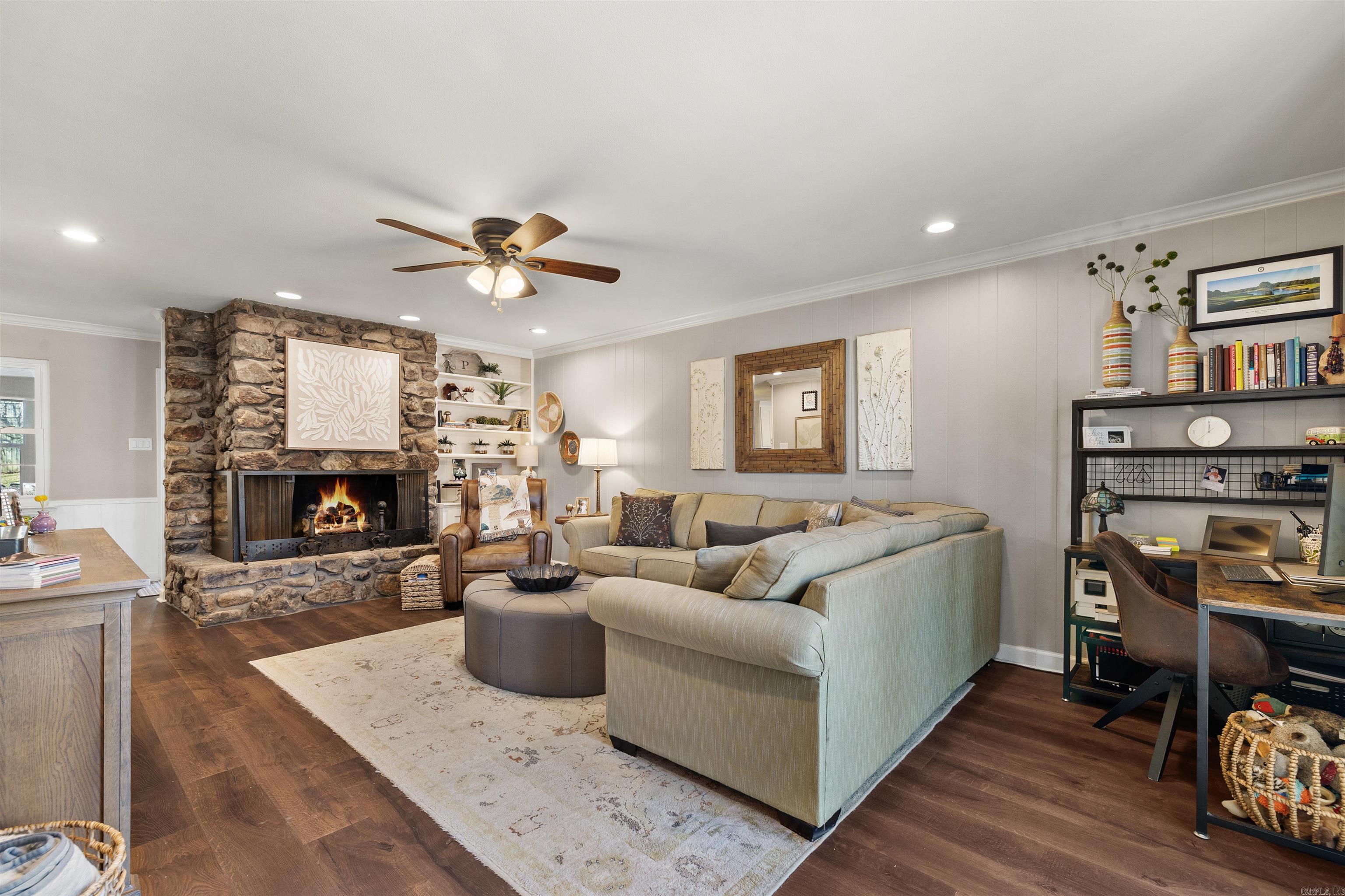 COLONY WEST - Residential