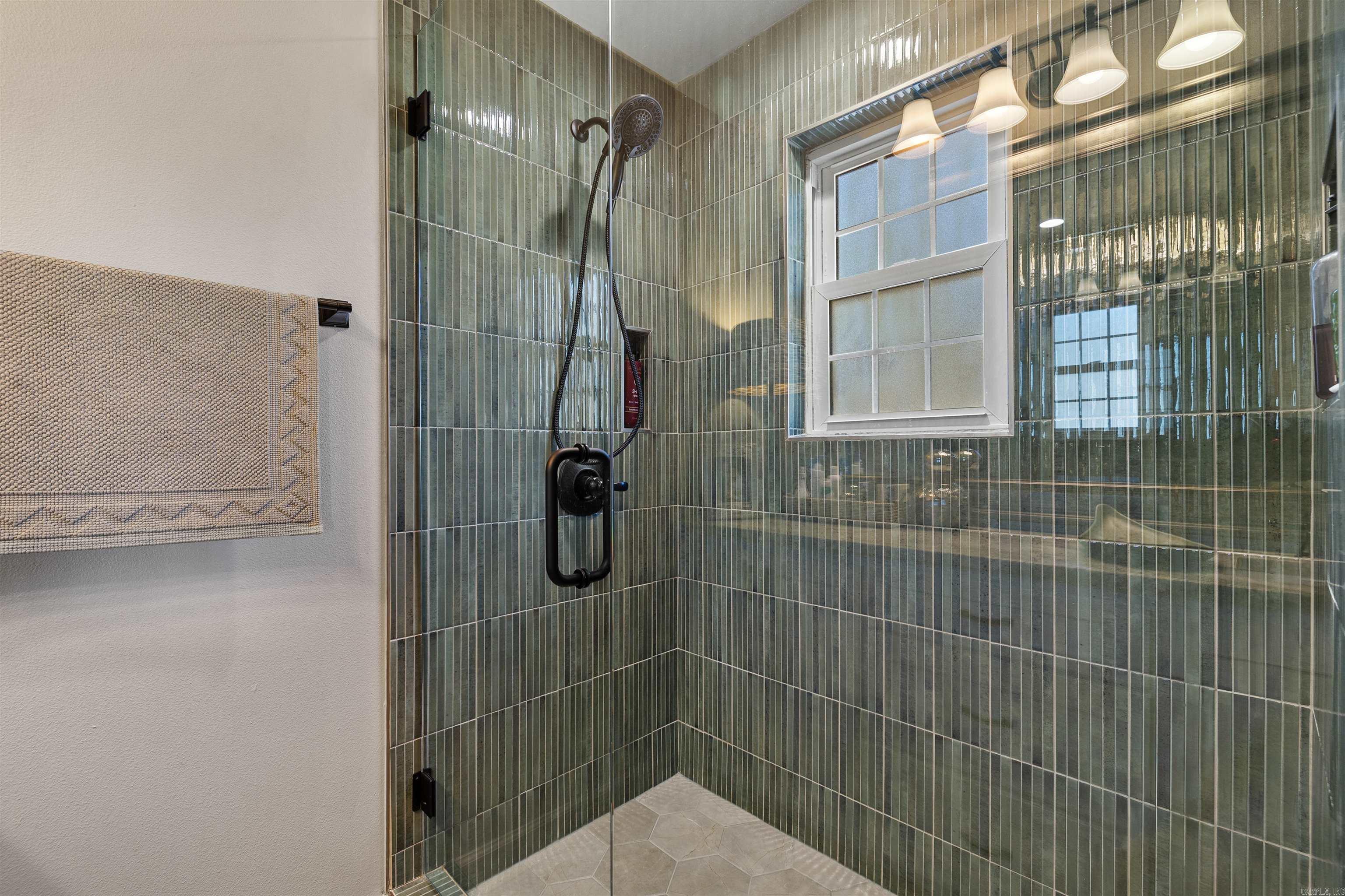 COLONY WEST - Residential