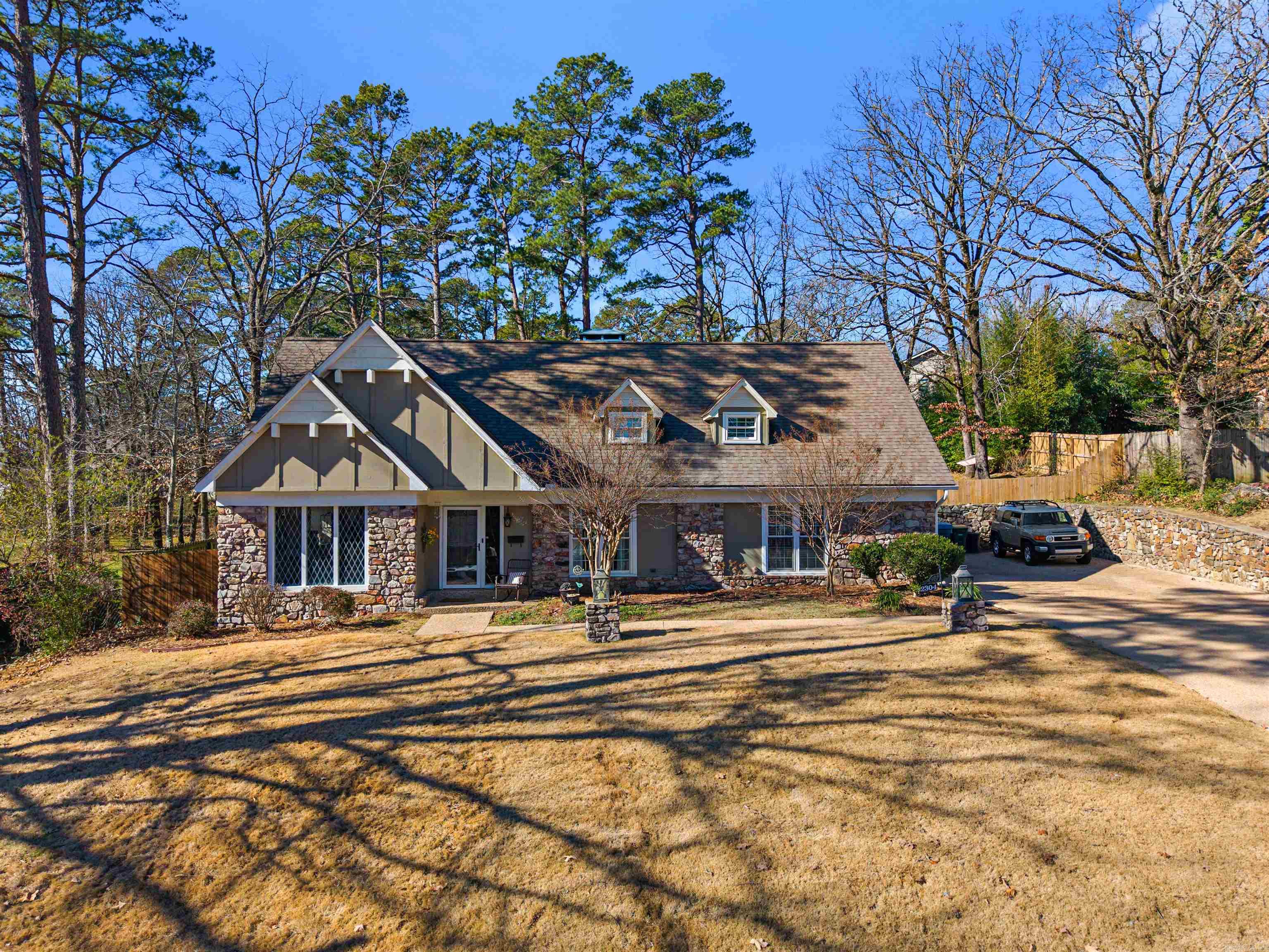 COLONY WEST - Residential