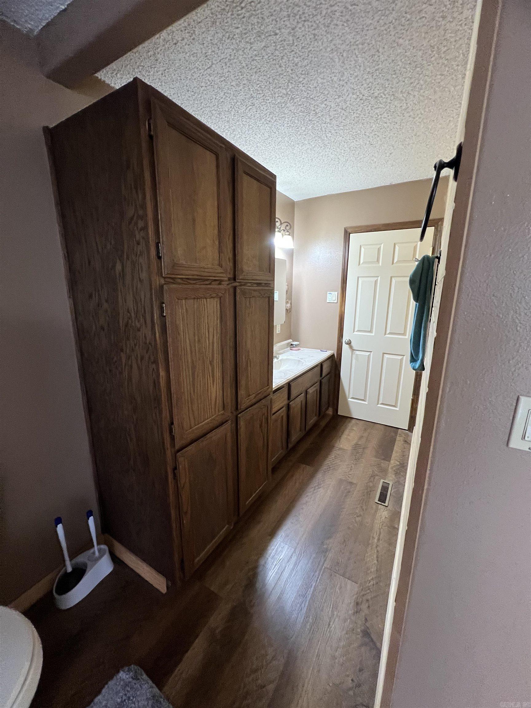 LAKEVIEW - Residential