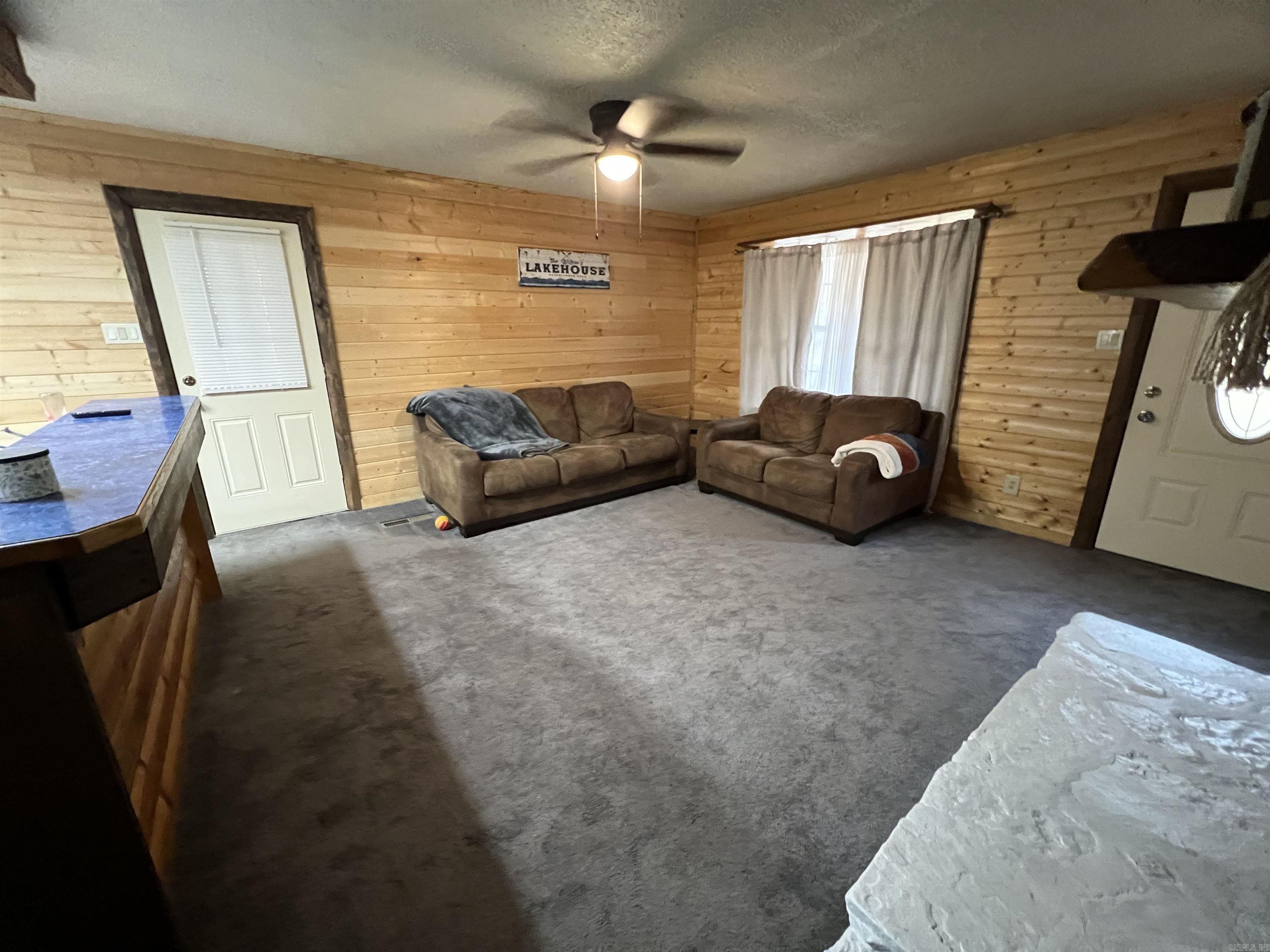 LAKEVIEW - Residential