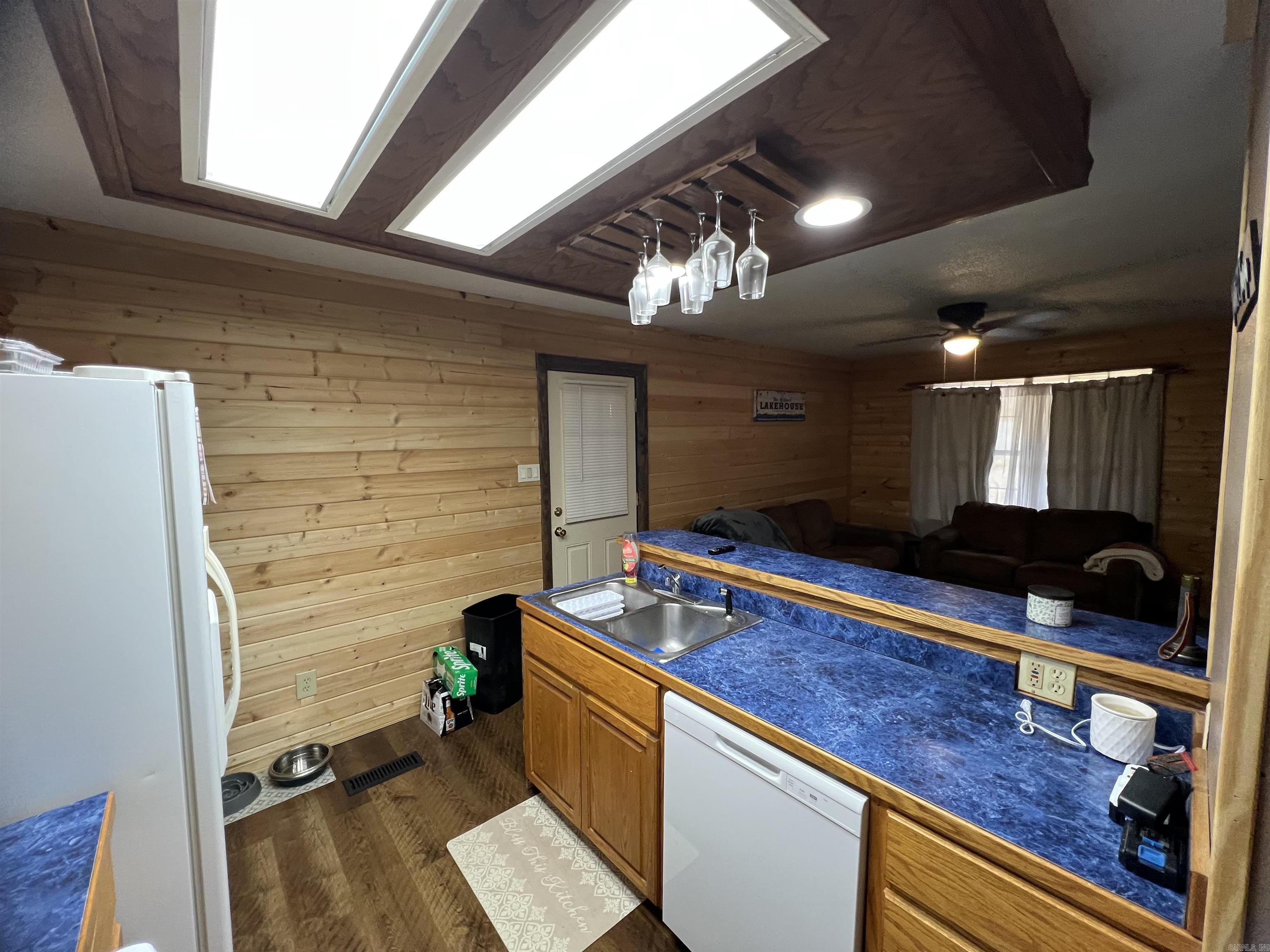 LAKEVIEW - Residential