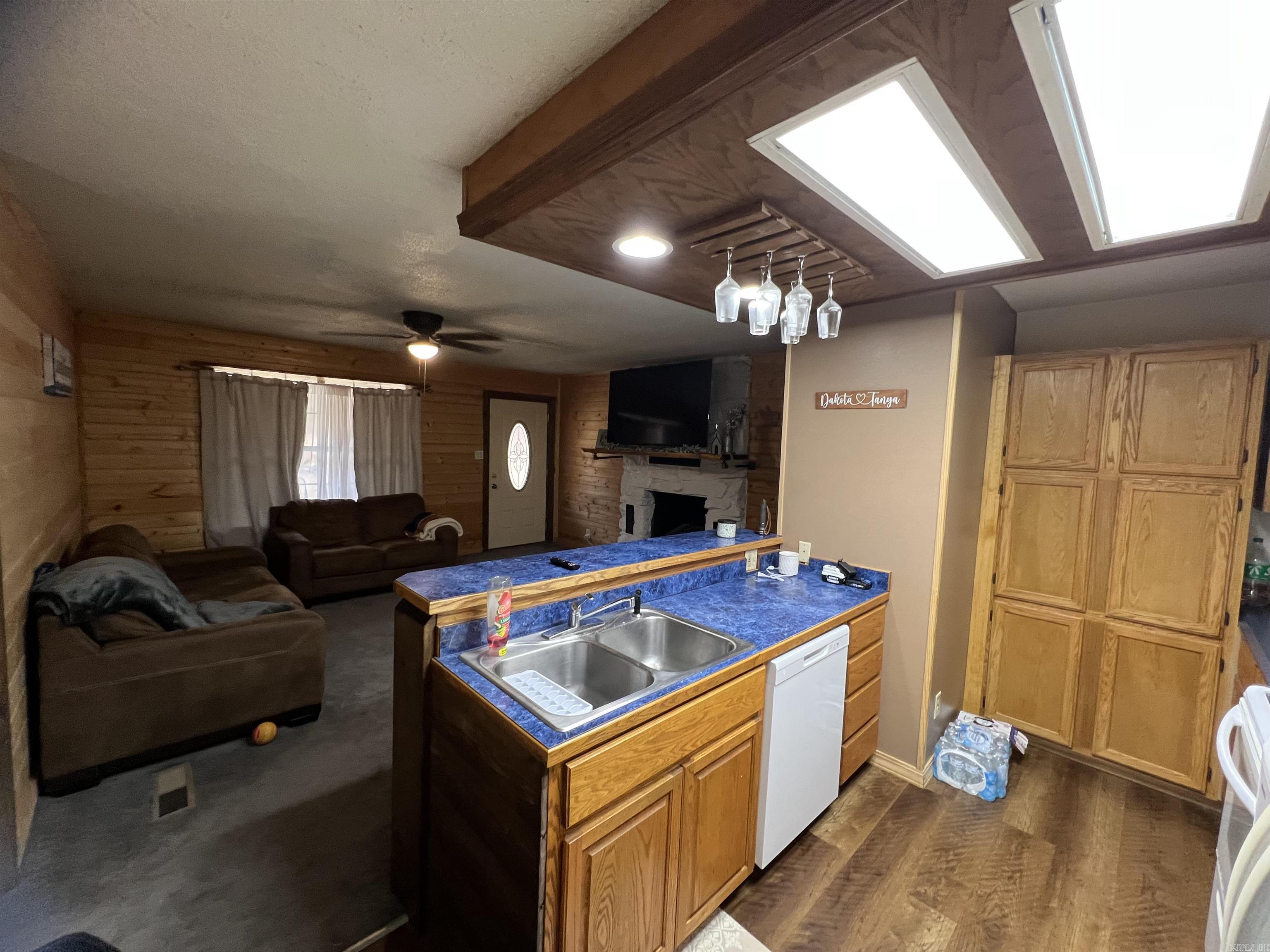 LAKEVIEW - Residential