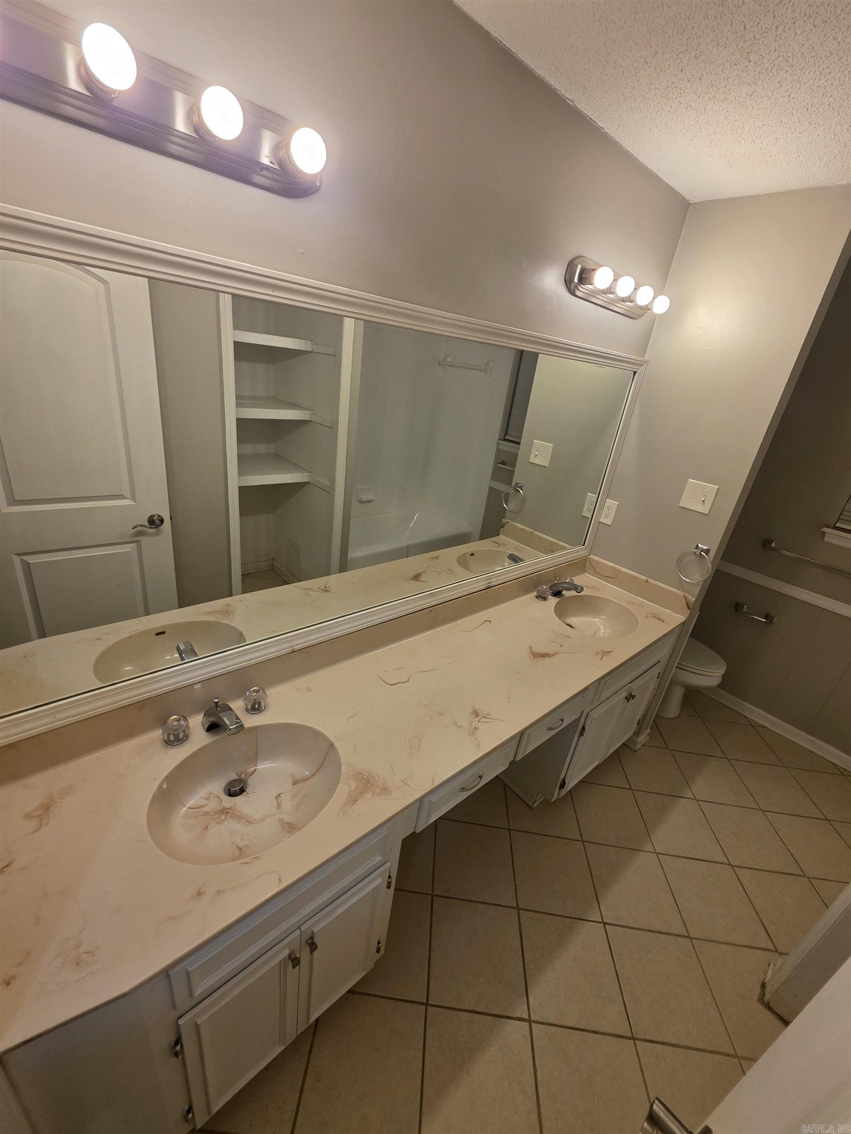 North Lake - Residential Lease