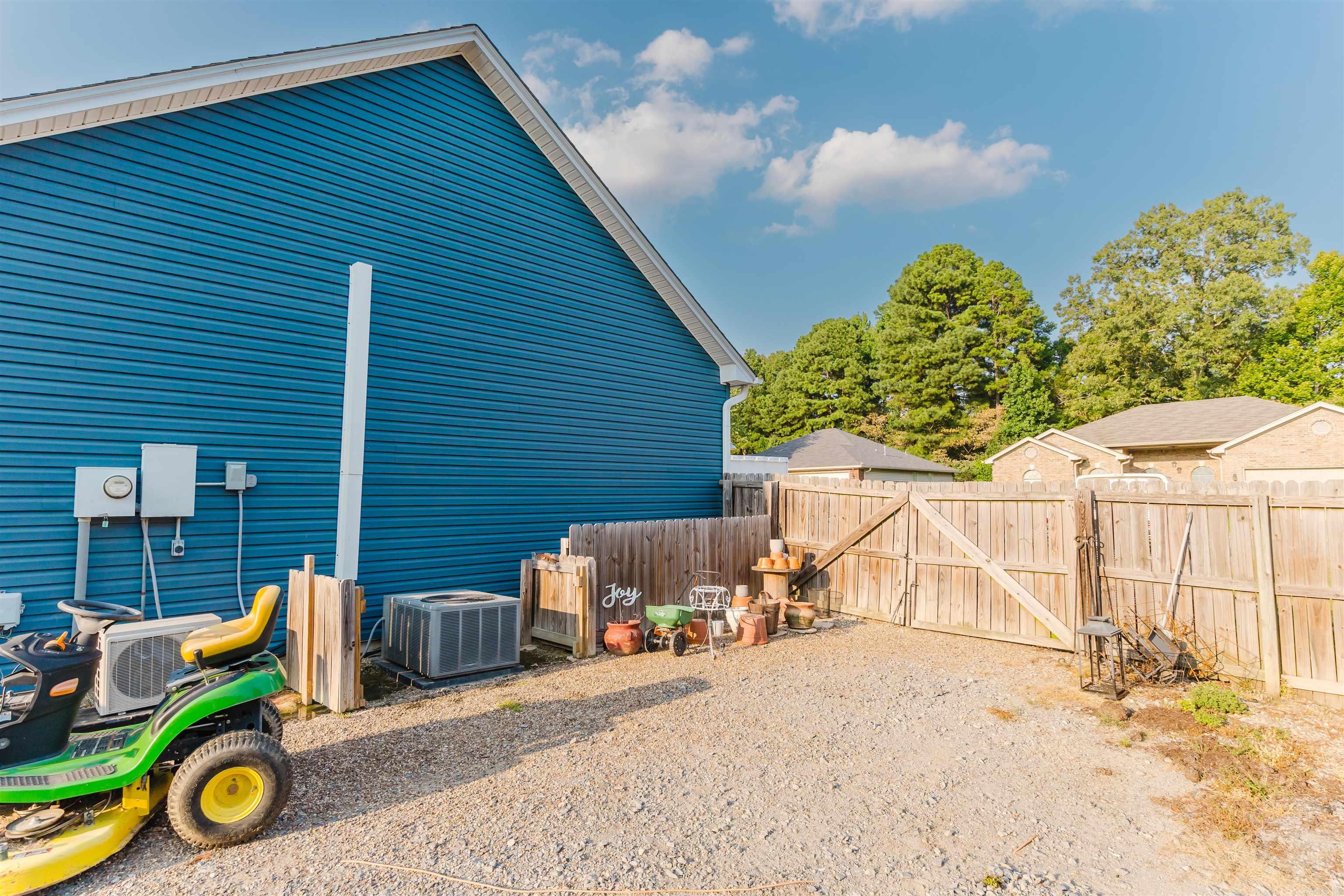 FOX RIDGE - Residential