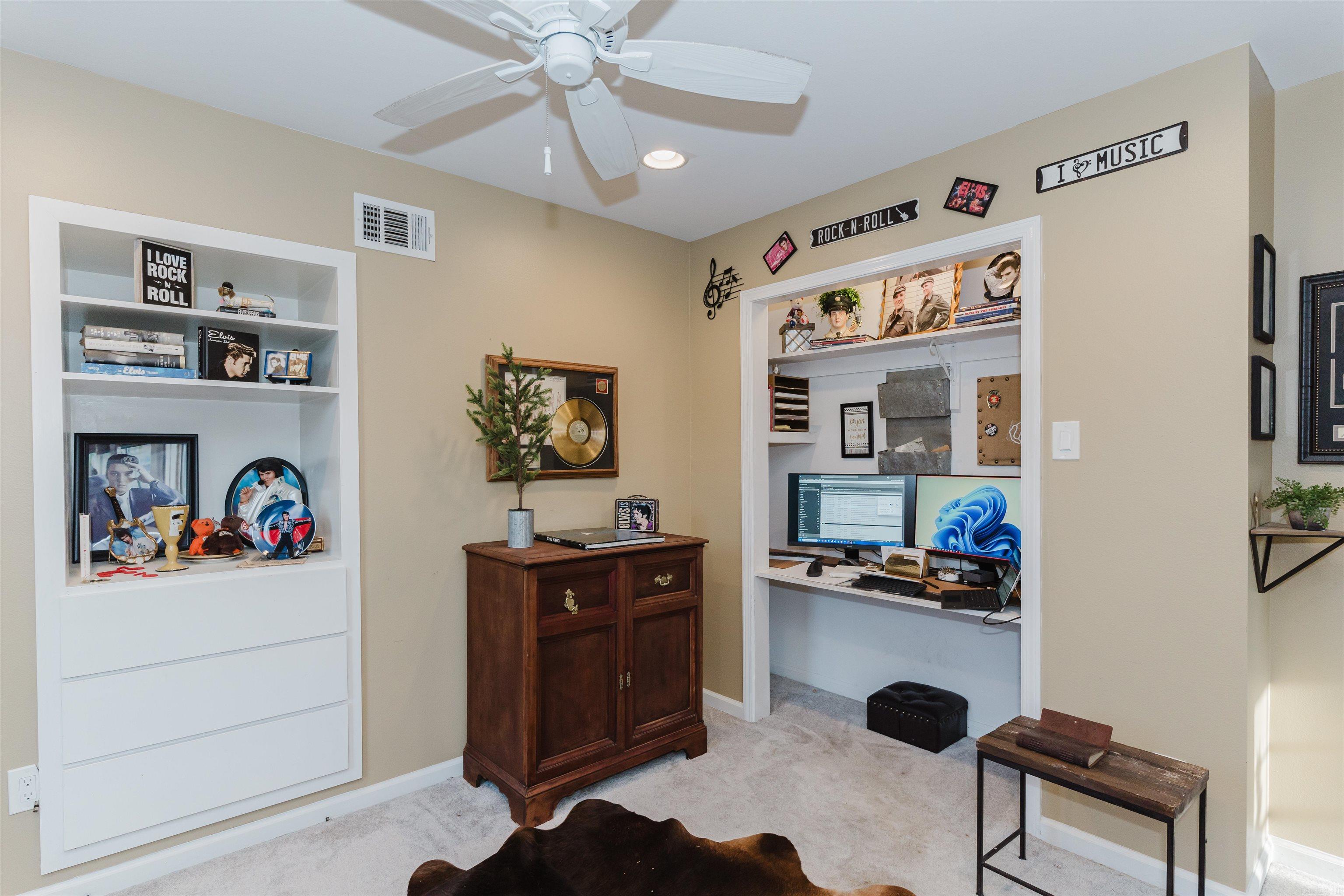 FOX RIDGE - Residential