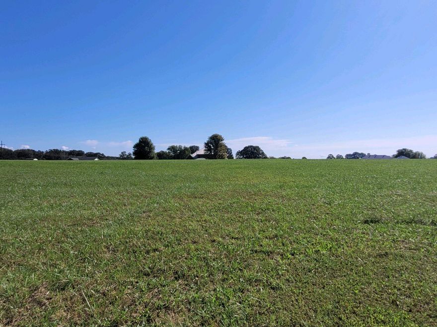 Discover Your Dream Home Site in Quail Ridge Subdivision Nestled within the picturesque Quail Ridge Subdivision in Highland, AR, this expansive 3-acre vacant lot offers the perfect canvas for your custom dream home. The land has been cleared, providing a blank slate for your architectural vision. Enjoy the peace and tranquility of country living while still benefiting from the convenience of nearby amenities. City water is available, ensuring a reliable and consistent water supply. While restrictions apply to maintain the subdivision's character, you'll have the freedom to create a truly unique and personalized living space. Don't miss this rare opportunity to build your dream home in this desirable location.