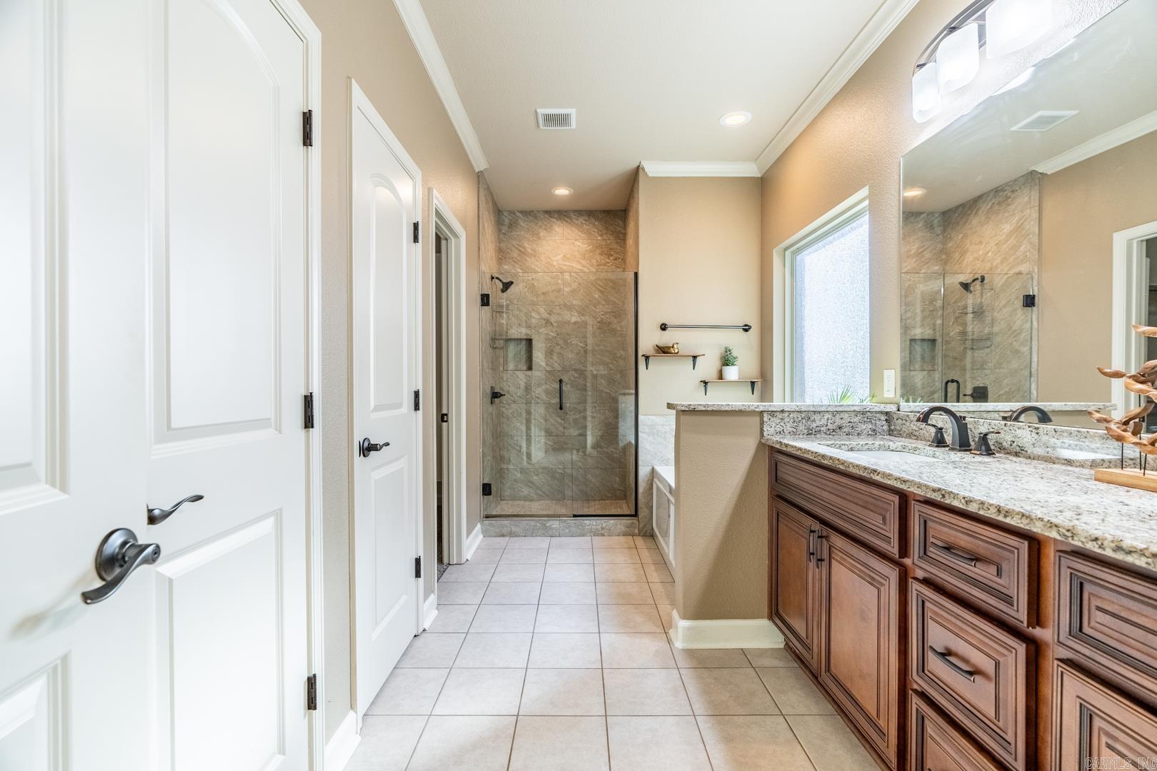 KANIS VILLAGE - Residential