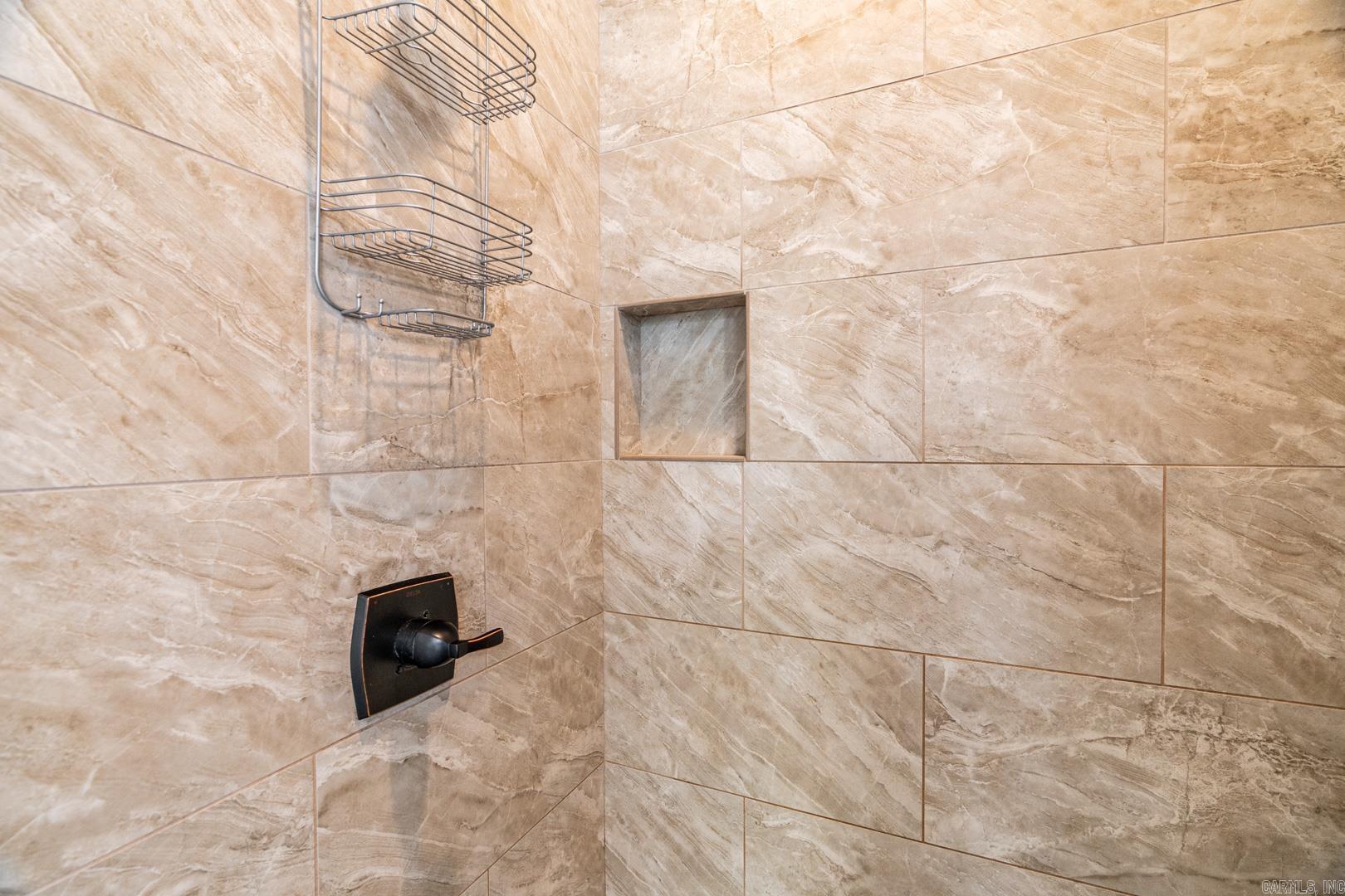 KANIS VILLAGE - Residential