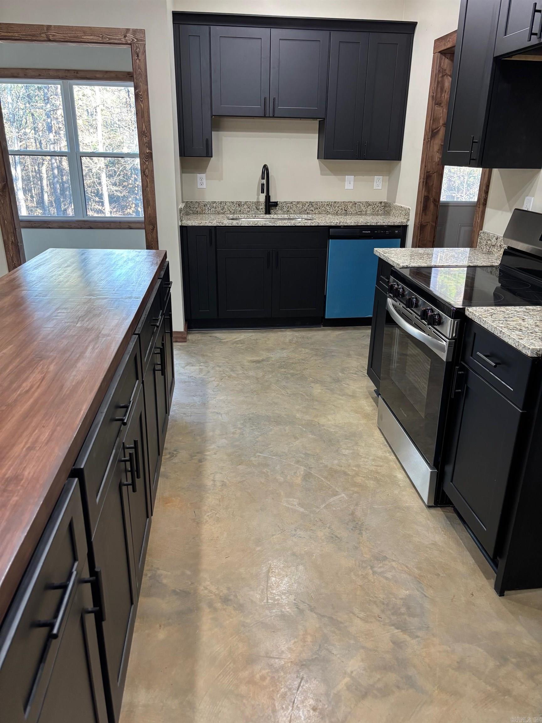 OAK RIDGE ESTATES - Residential