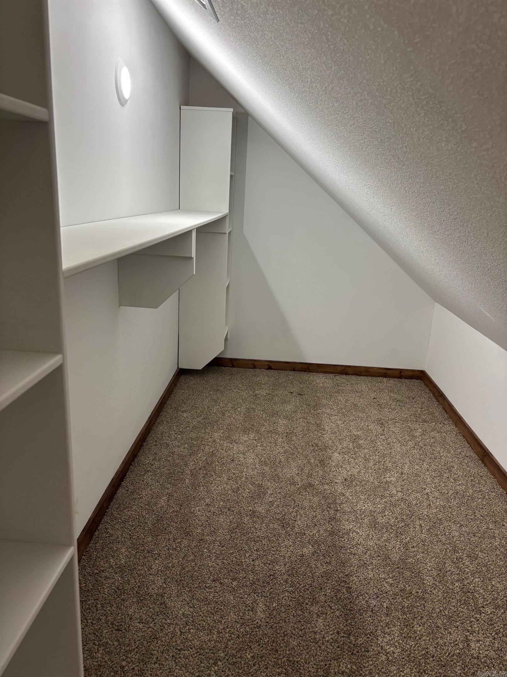 OAK RIDGE ESTATES - Residential