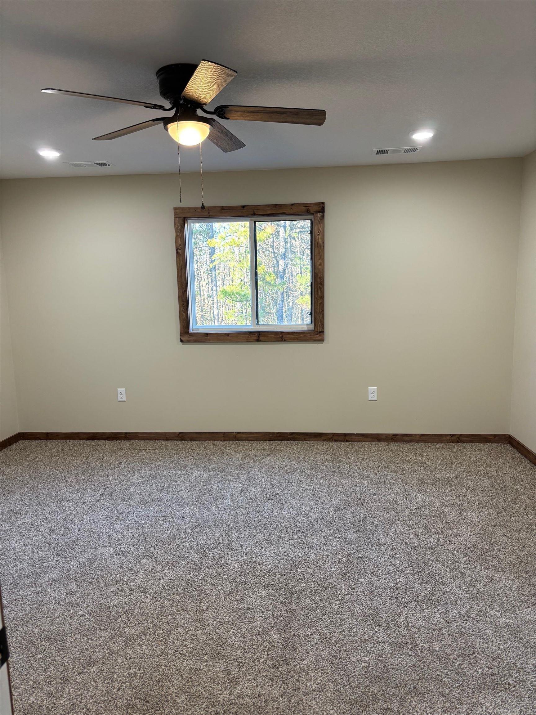 OAK RIDGE ESTATES - Residential