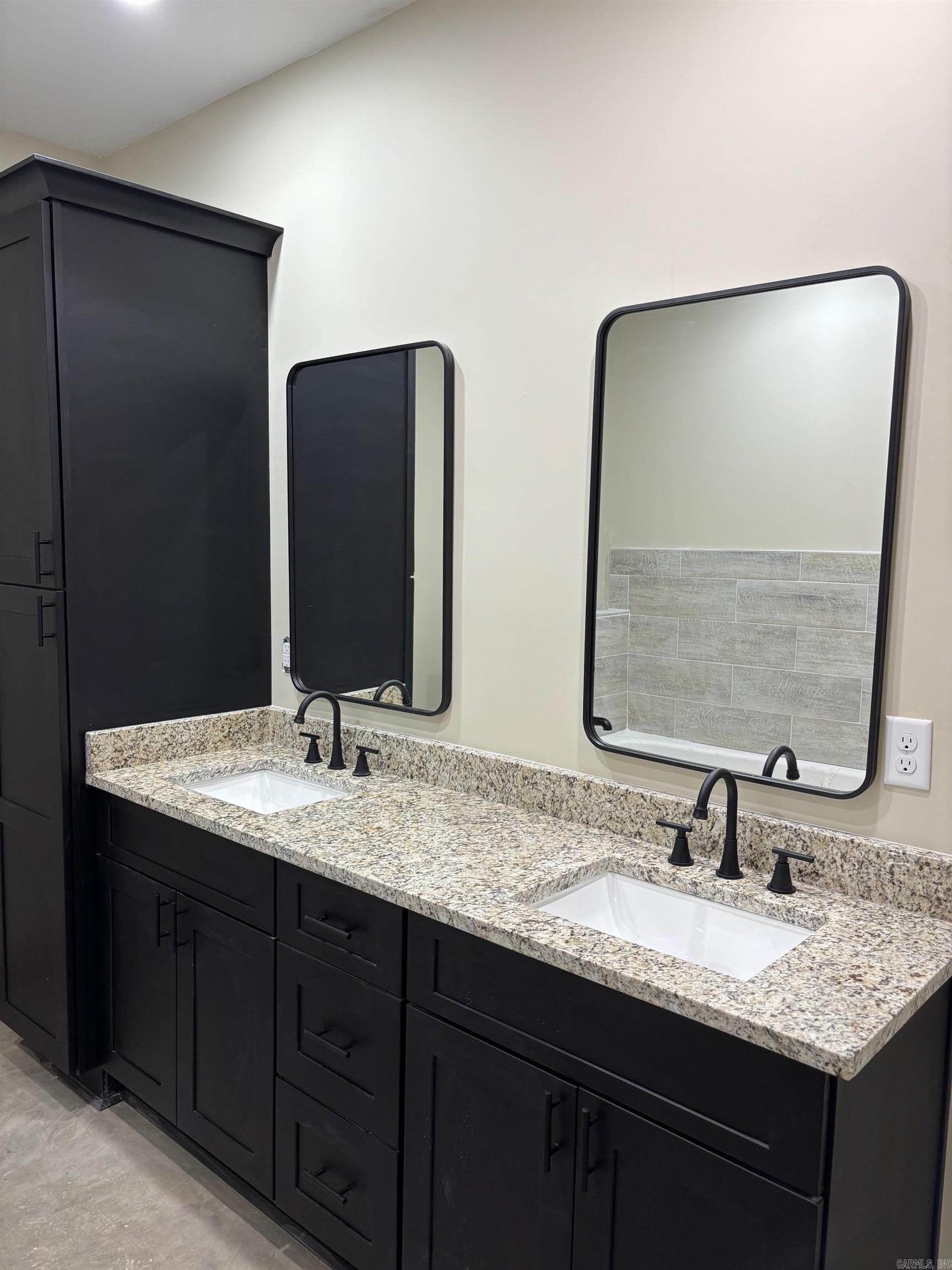 OAK RIDGE ESTATES - Residential