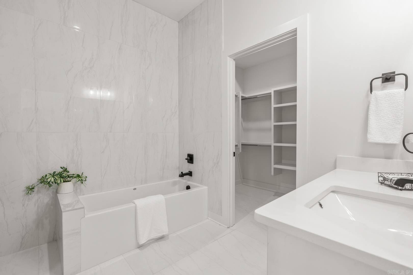 ARGENTA - Residential