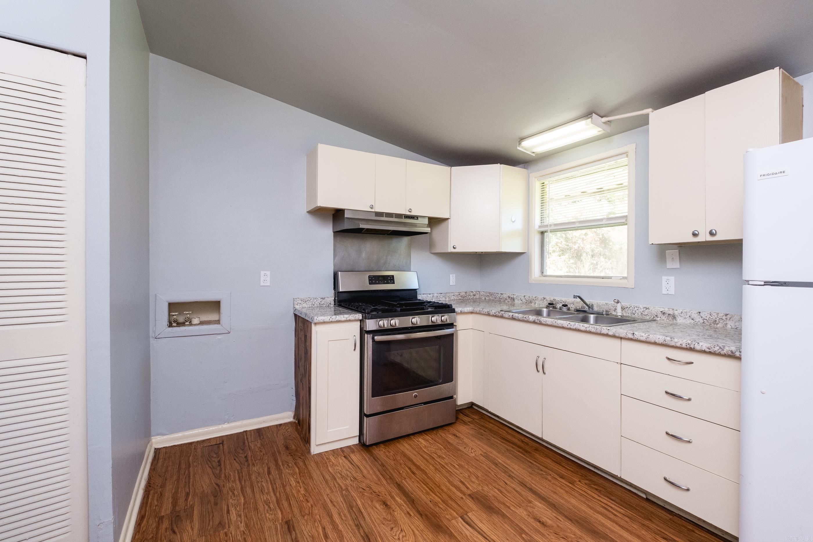BROOKFIELD - Residential