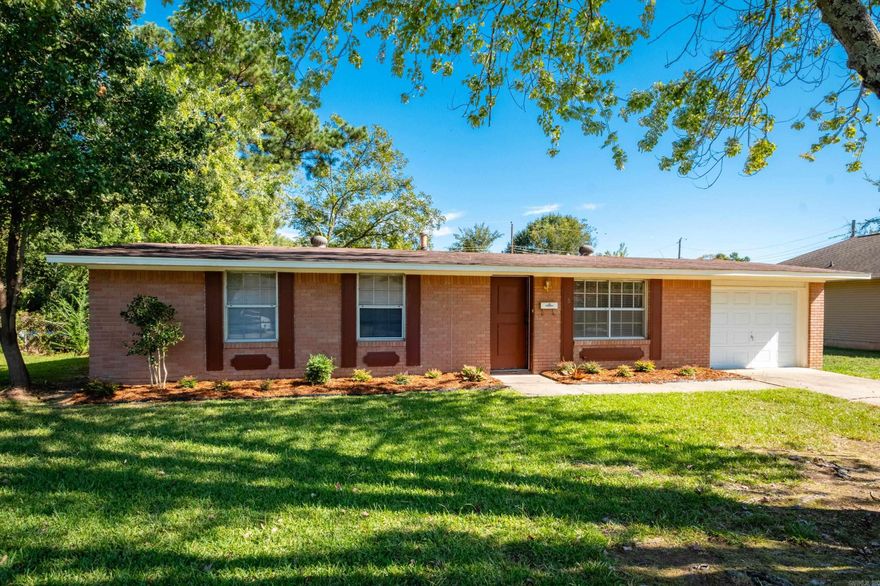 Welcome to this charming 3-bedroom, 1.5-bath home in the heart of Midtown Little Rock! Featuring vinyl plank flooring throughout and fresh new interior paint, this home is move-in ready and full of modern appeal. The open kitchen and dining combination offers a functional layout and includes a refrigerator and oven/stove. Enjoy the convenience of a 1-car garage, a spacious yard, and a central location close to shopping, dining, and major thoroughfares. Perfect for first-time buyers or those looking to downsize in a desirable, established neighborhood.