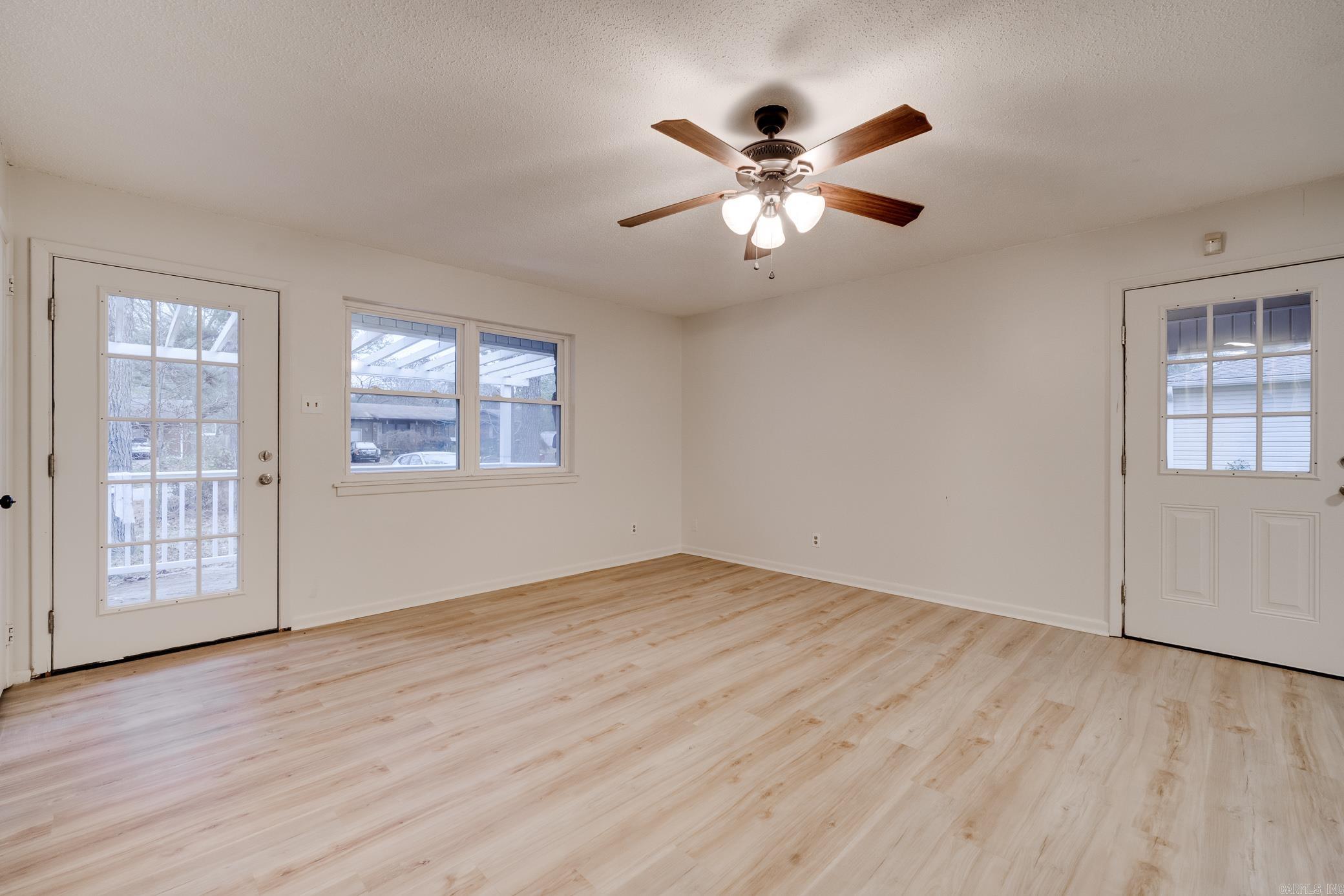 HOLLYWOOD HEIGHTS - Residential