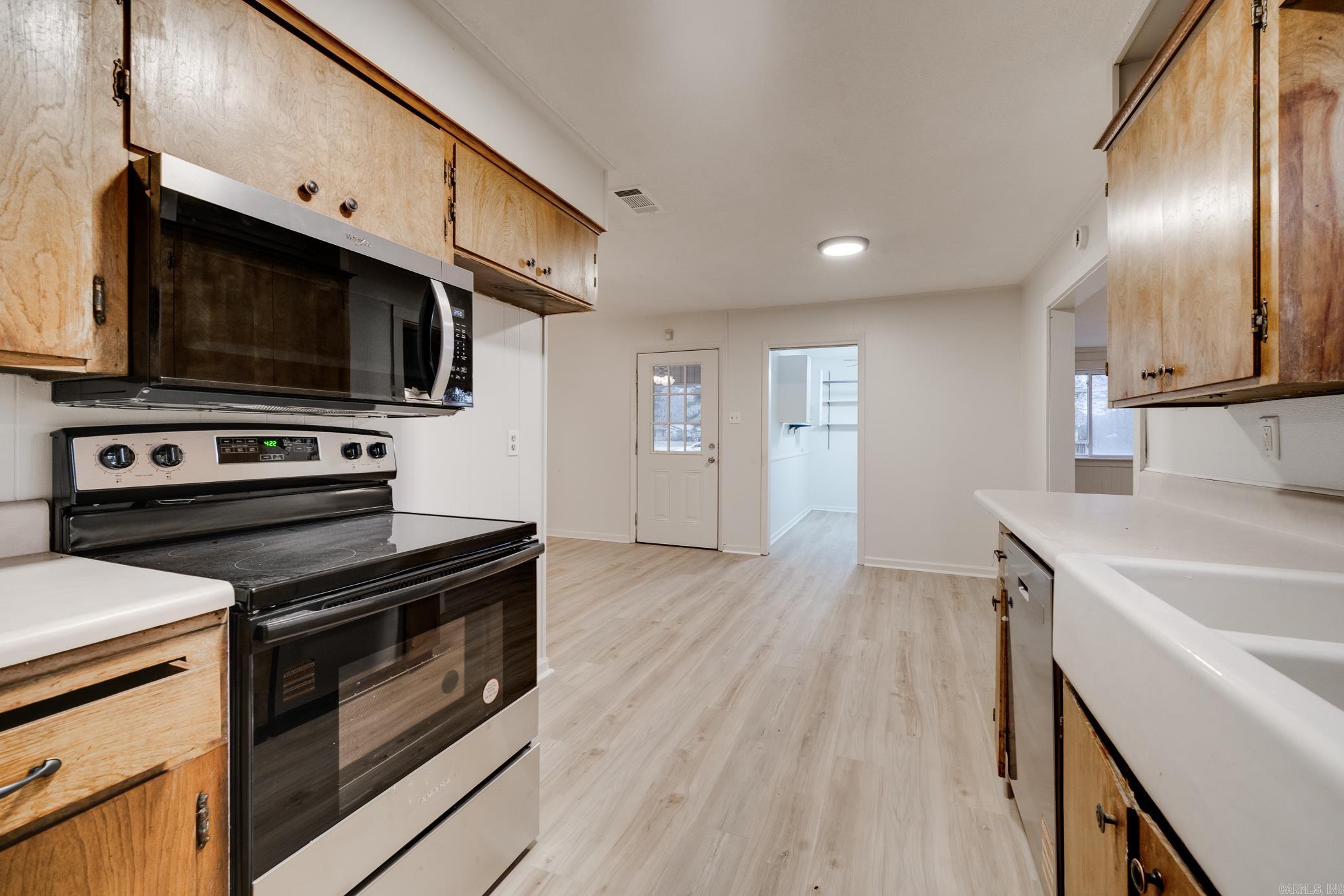 HOLLYWOOD HEIGHTS - Residential