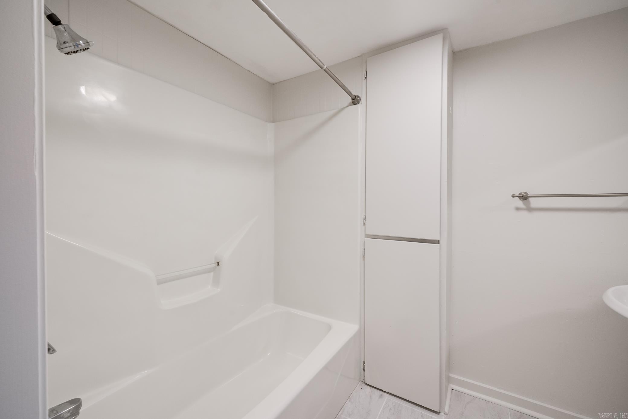 HOLLYWOOD HEIGHTS - Residential