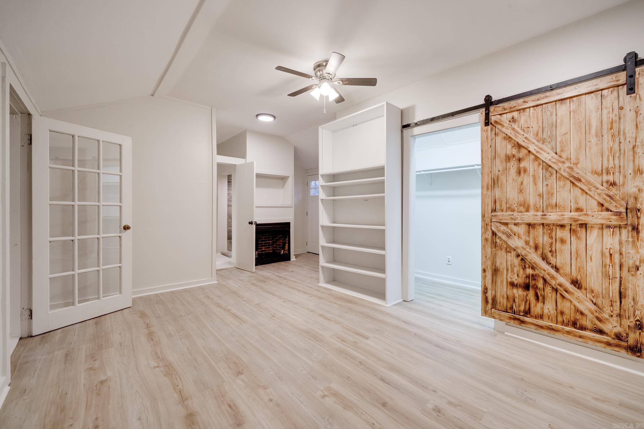 HOLLYWOOD HEIGHTS - Residential