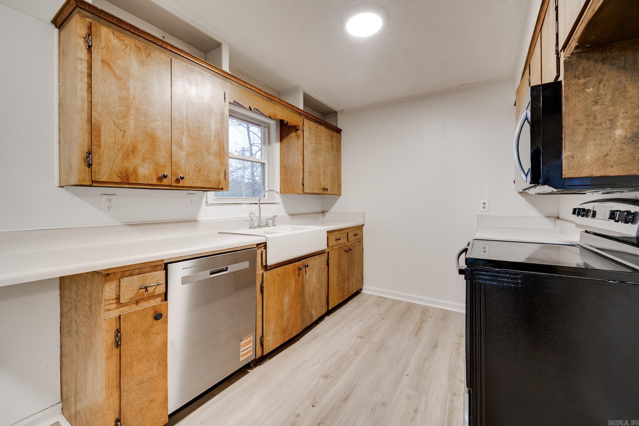 HOLLYWOOD HEIGHTS - Residential