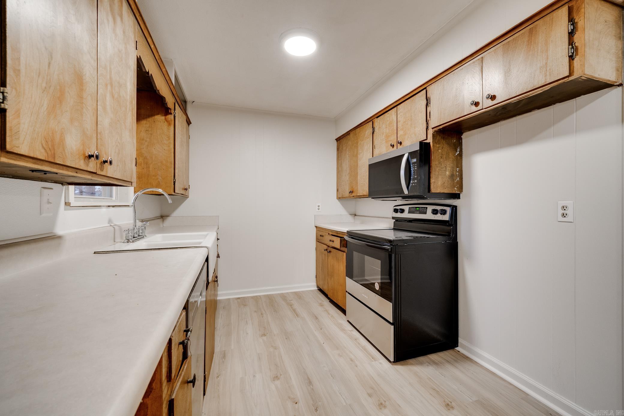 HOLLYWOOD HEIGHTS - Residential