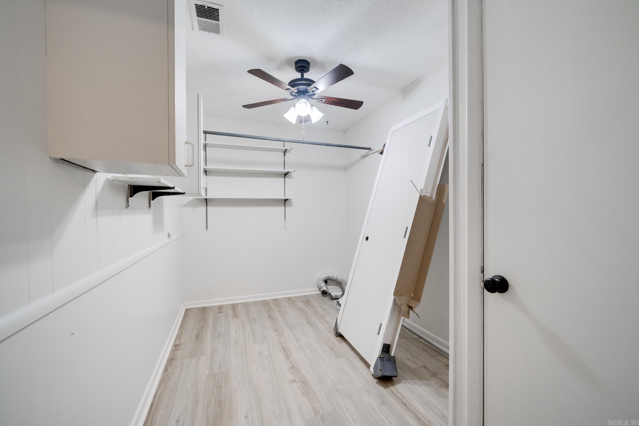 HOLLYWOOD HEIGHTS - Residential