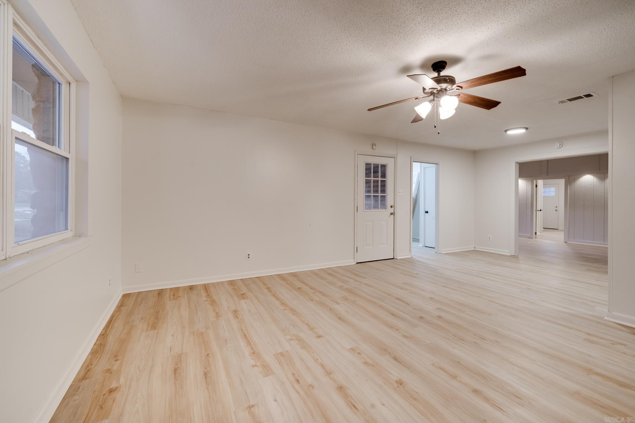 HOLLYWOOD HEIGHTS - Residential