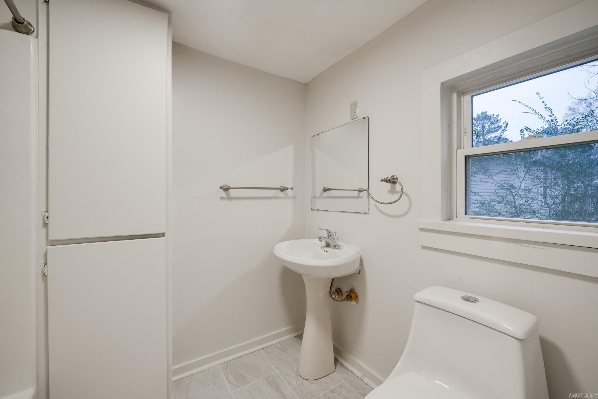 HOLLYWOOD HEIGHTS - Residential