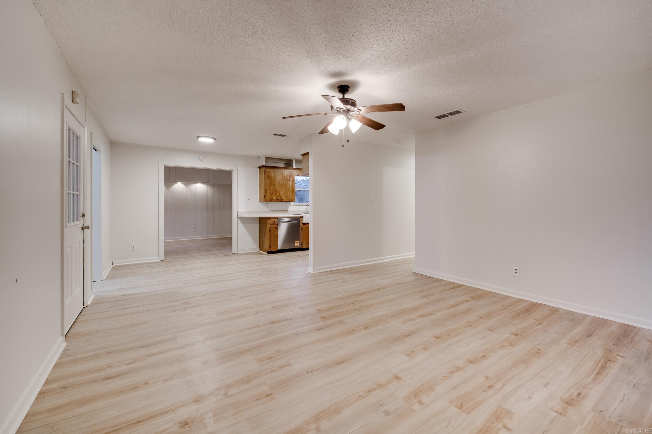 HOLLYWOOD HEIGHTS - Residential