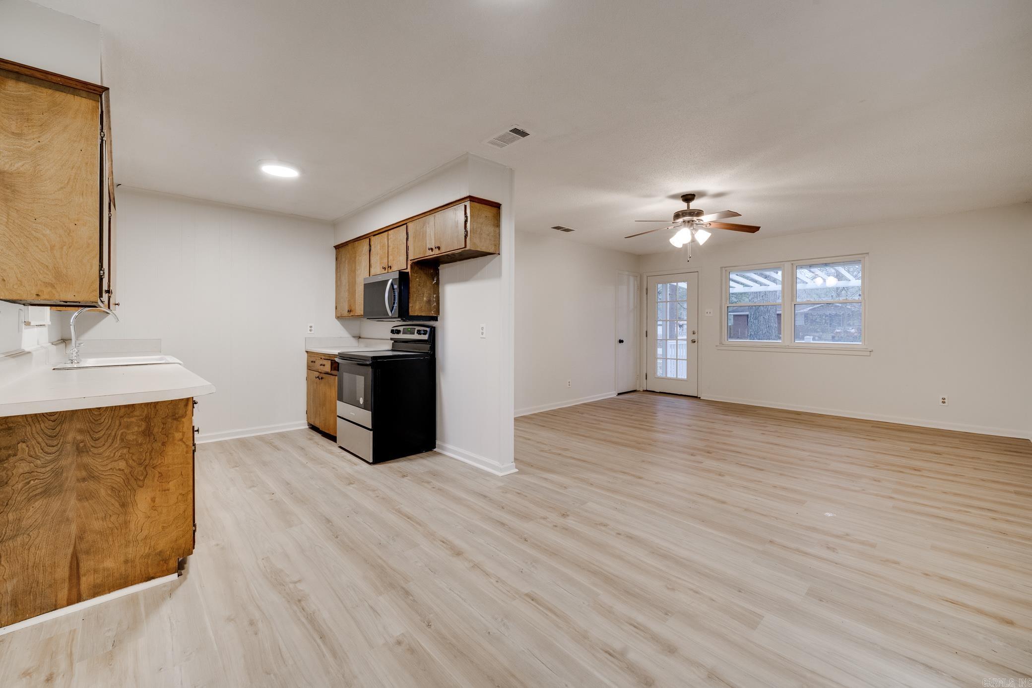 HOLLYWOOD HEIGHTS - Residential