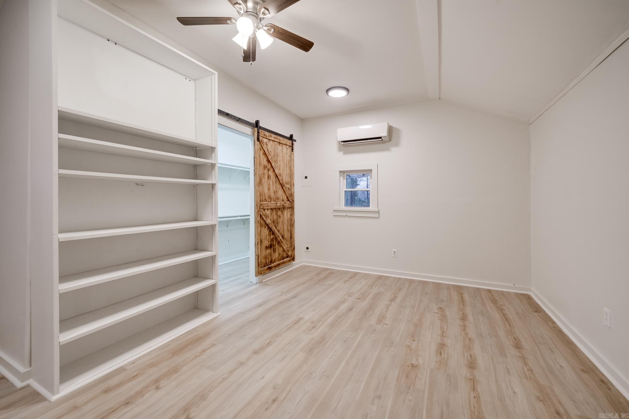 HOLLYWOOD HEIGHTS - Residential