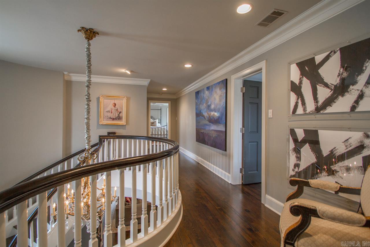 COUNTRY CLUB HGTS - Residential