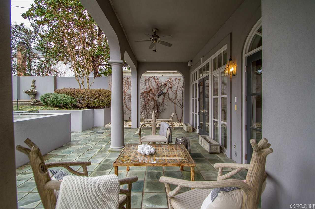 COUNTRY CLUB HGTS - Residential