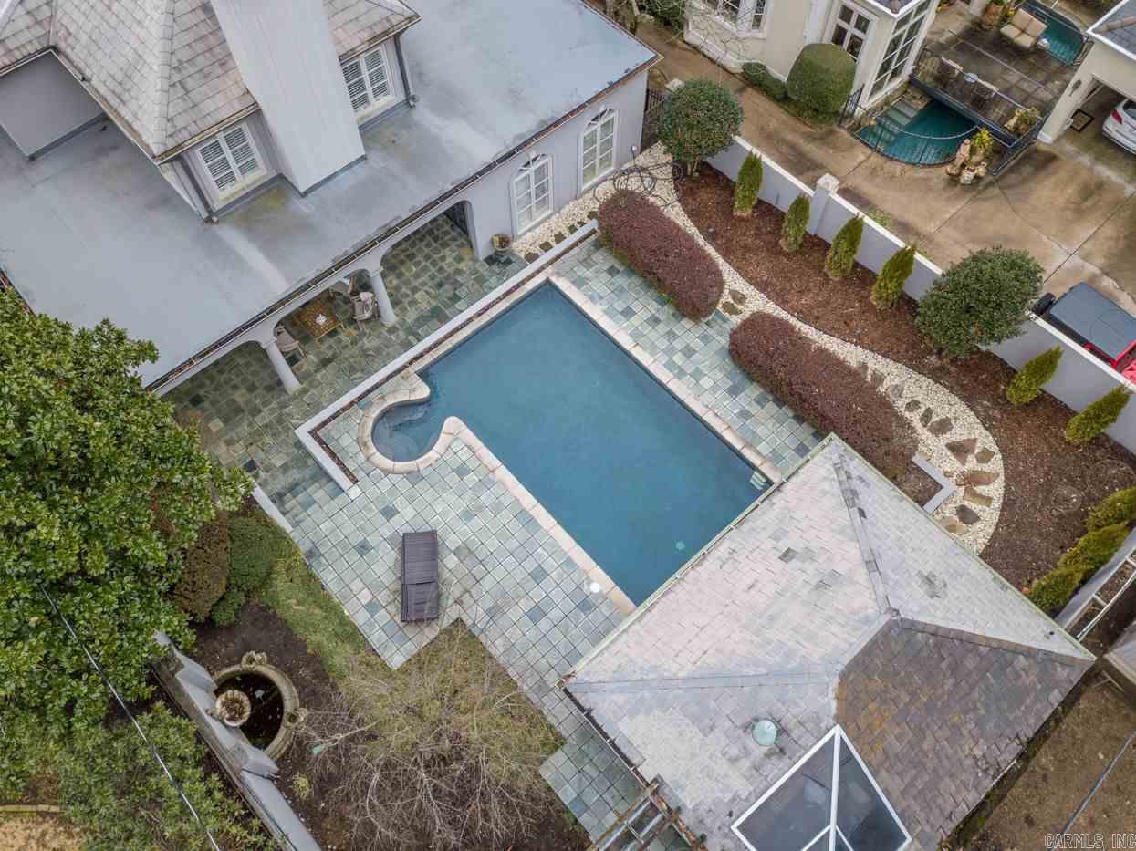 COUNTRY CLUB HGTS - Residential