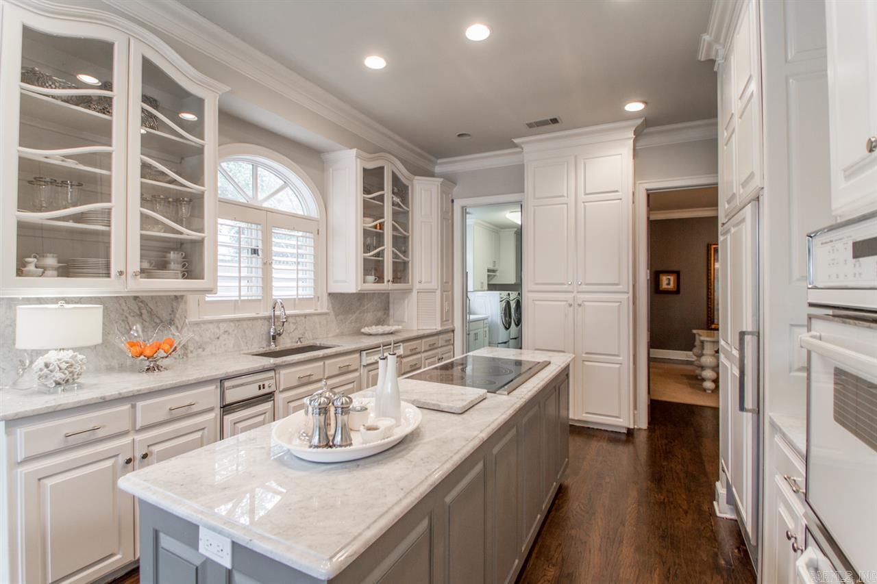COUNTRY CLUB HGTS - Residential