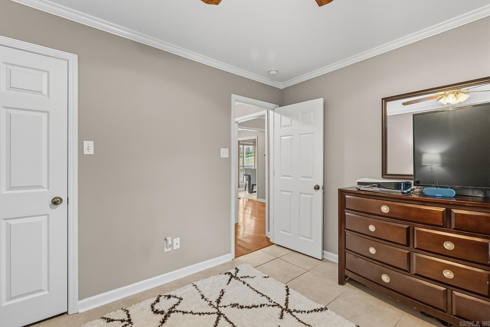 WESTBURY - Residential