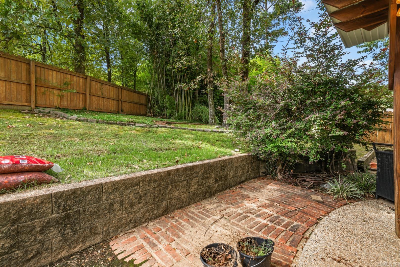 WESTBURY - Residential
