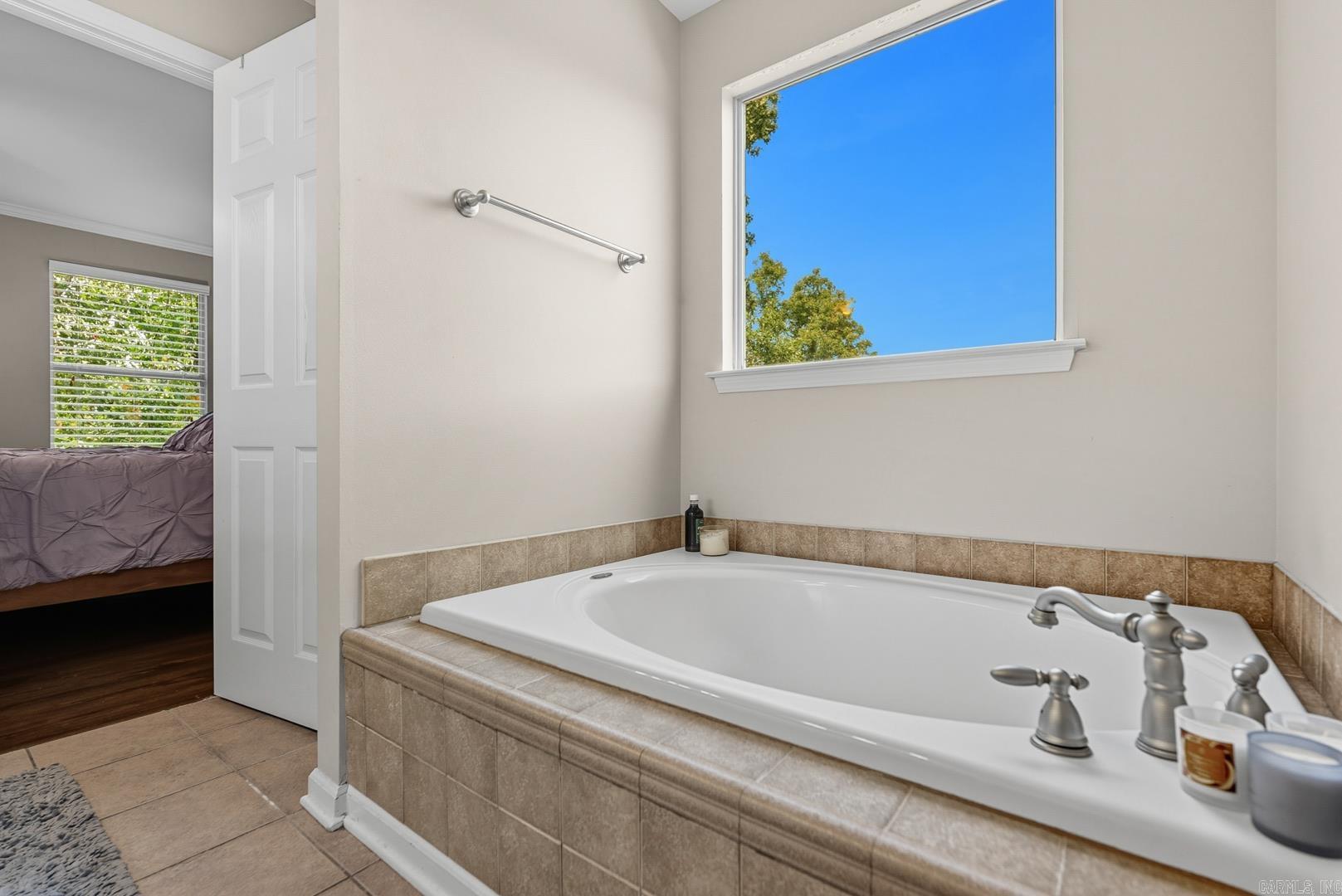 WESTBURY - Residential