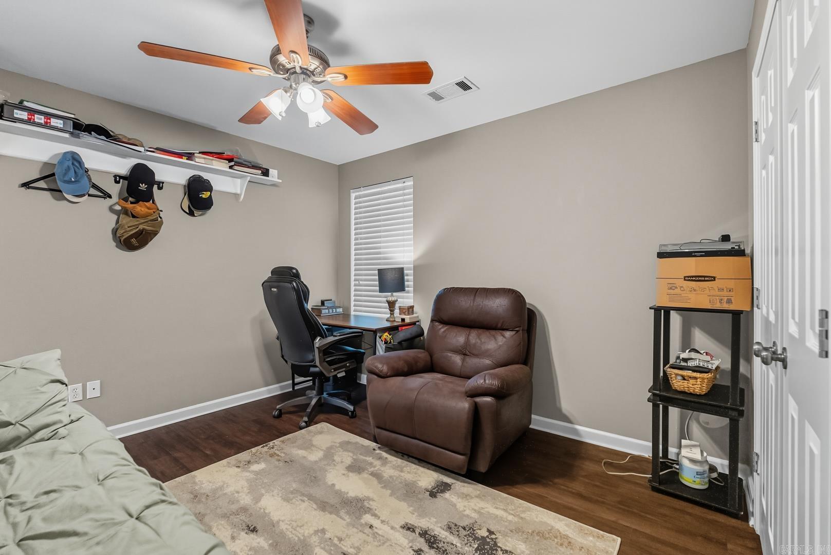 WESTBURY - Residential