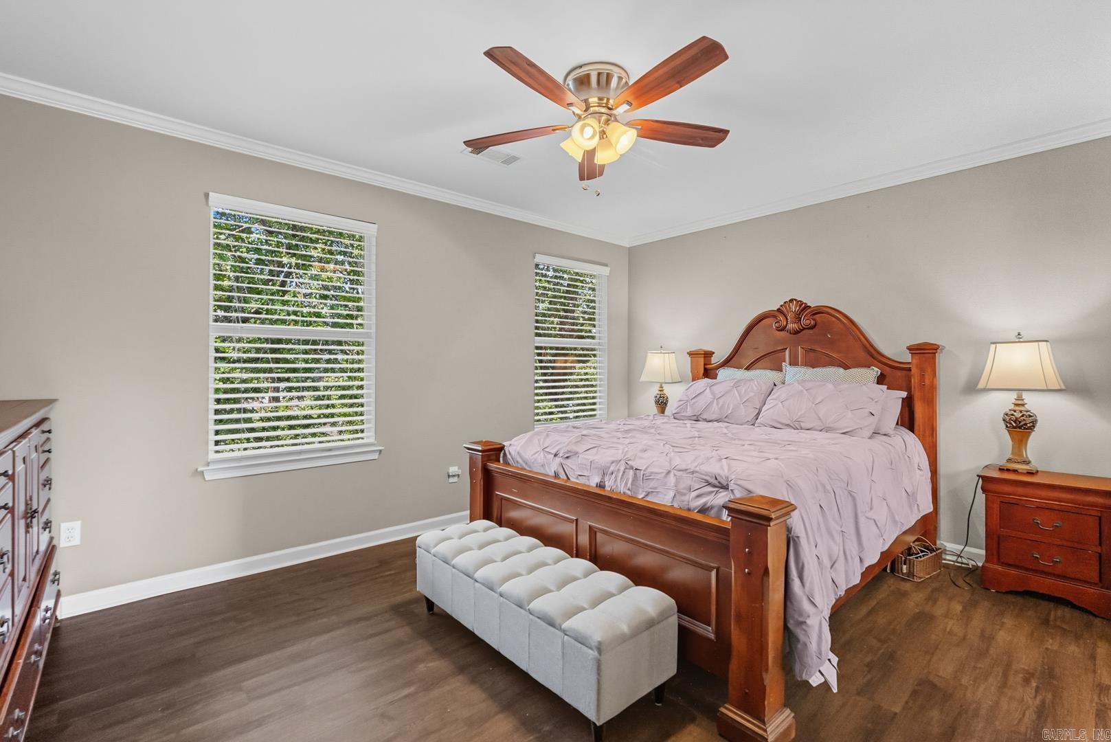 WESTBURY - Residential