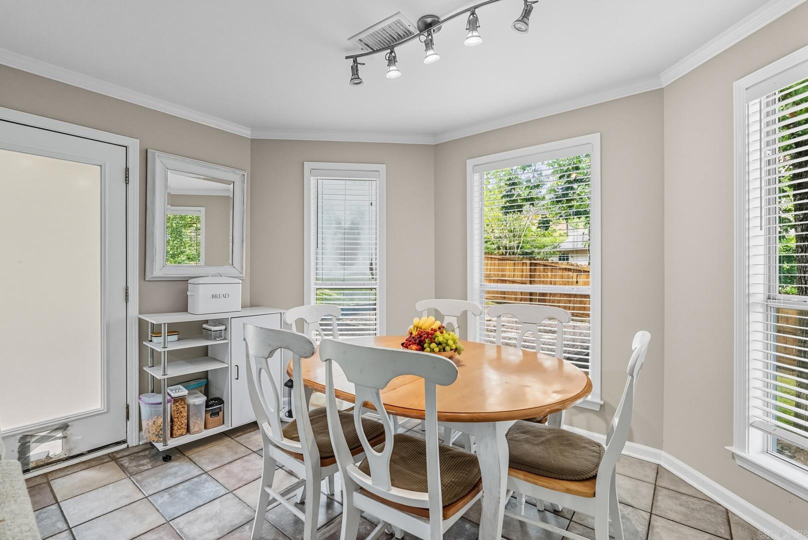 WESTBURY - Residential