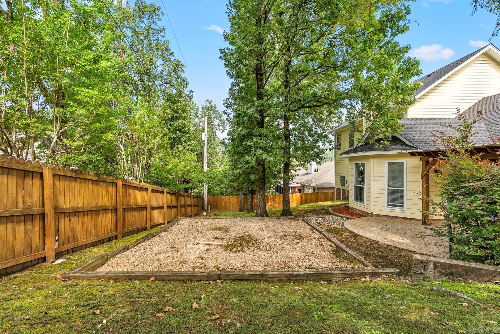 WESTBURY - Residential